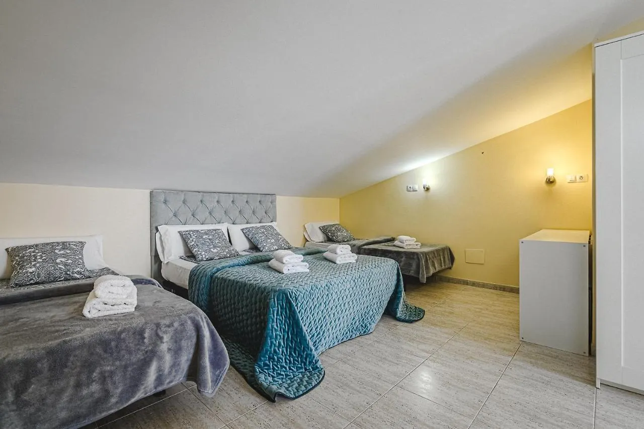 Red Large Family Apartment, Three Floors, 10 Guests Costa Adeje  0*, Costa Adeje (Tenerife) Spain