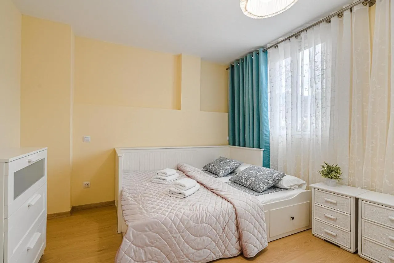 Red Large Family Apartment, Three Floors, 10 Guests Costa Adeje  0*, Costa Adeje (Tenerife)