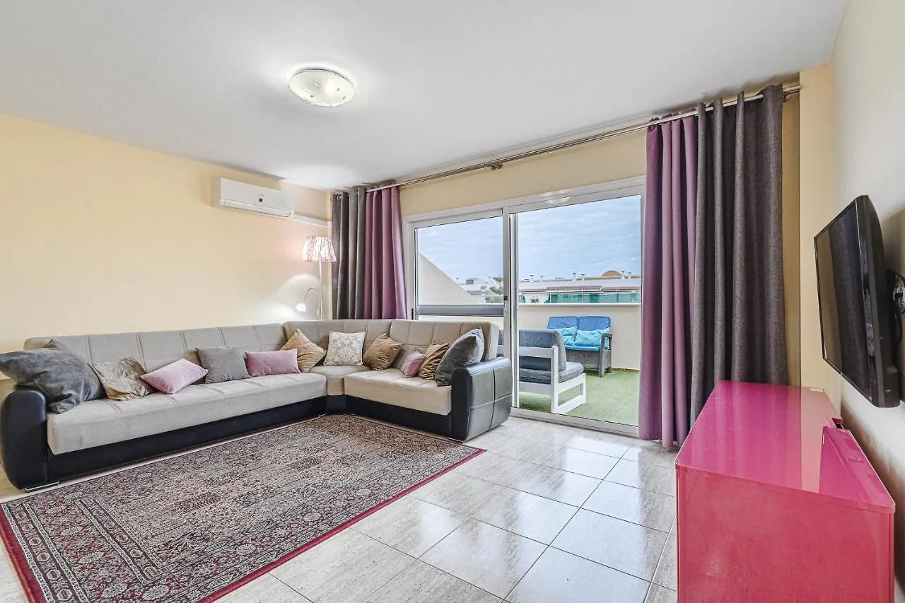 Red Large Family Apartment, Three Floors, 10 Guests Costa Adeje  0*, Costa Adeje (Tenerife)