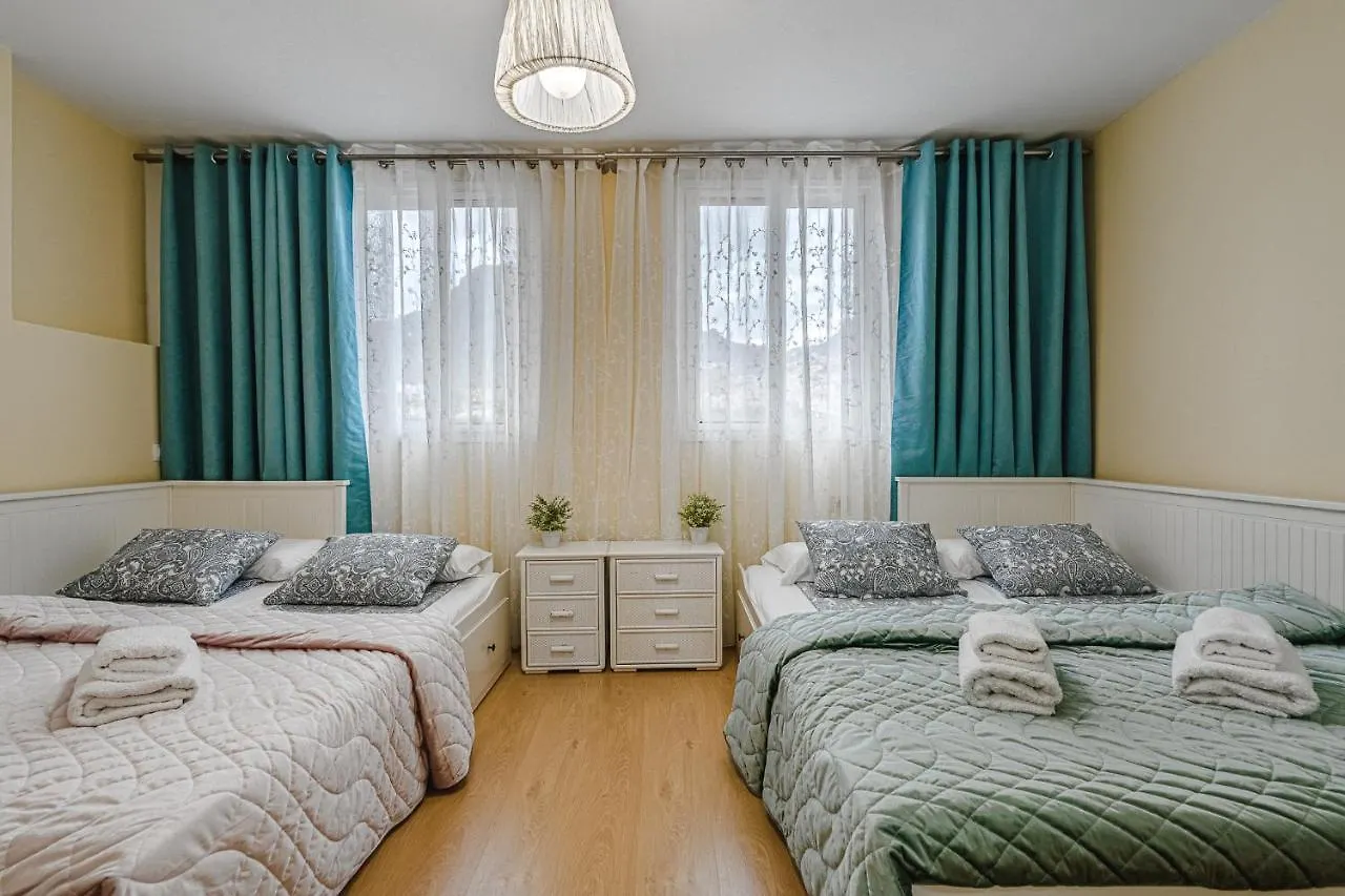 Red Large Family Apartment, Three Floors, 10 Guests Costa Adeje  Apartment Costa Adeje (Tenerife)
