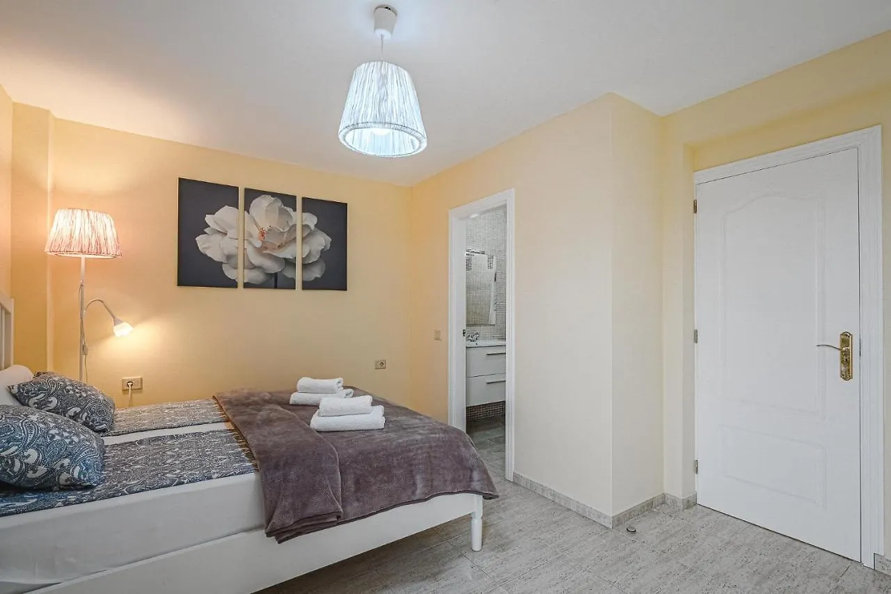 Red Large Family Apartment, Three Floors, 10 Guests Costa Adeje
