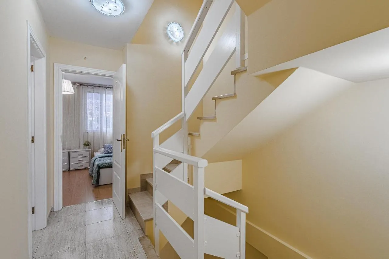 Red Large Family Apartment, Three Floors, 10 Guests Costa Adeje  Apartment